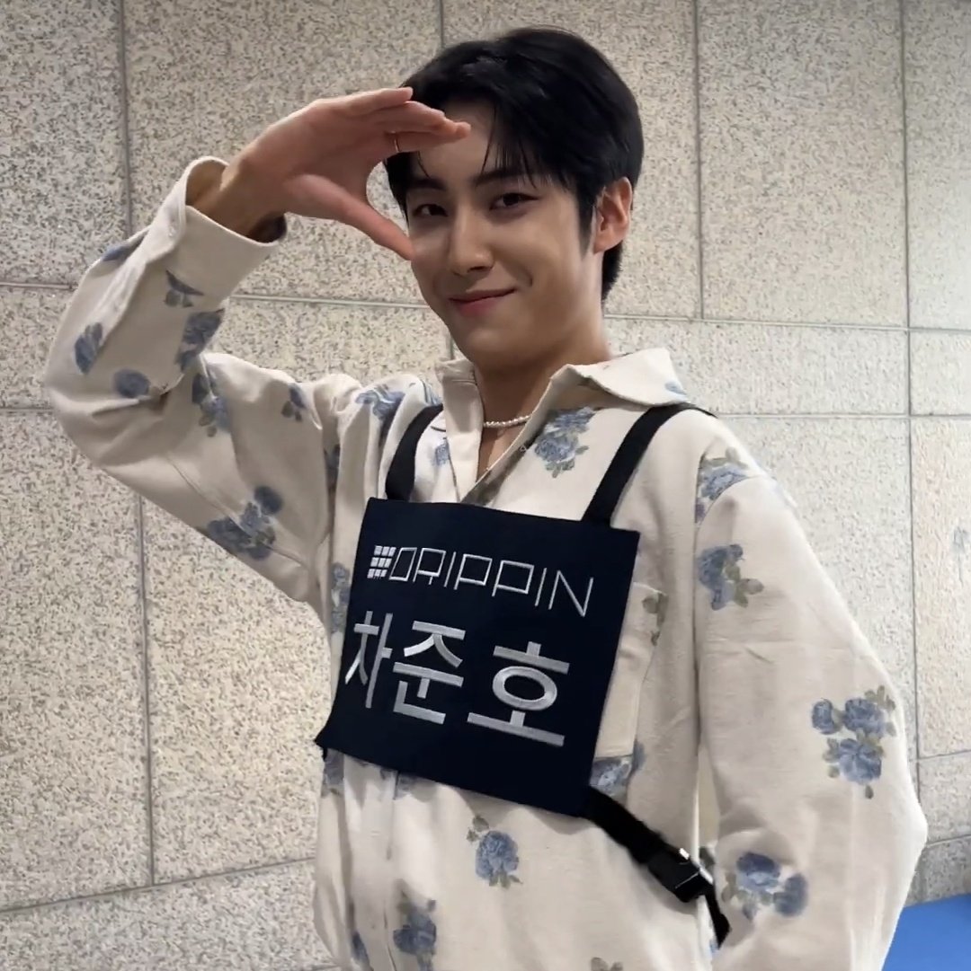 As i said before.. if junsang meets... it has to be OVER for us and yeah.. it's OVERRRRR DHFJFNFMF