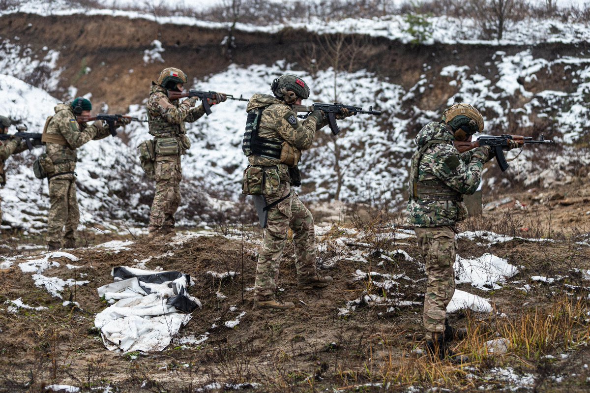 Task_Force_31's tweet photo. Working on the fundamentals with the fellas.
#Ukraine #NAFOfellas #SlavaUkraini #UkraineRussiaWar #taskforce31 https://t.co/1tg4AHyl3q