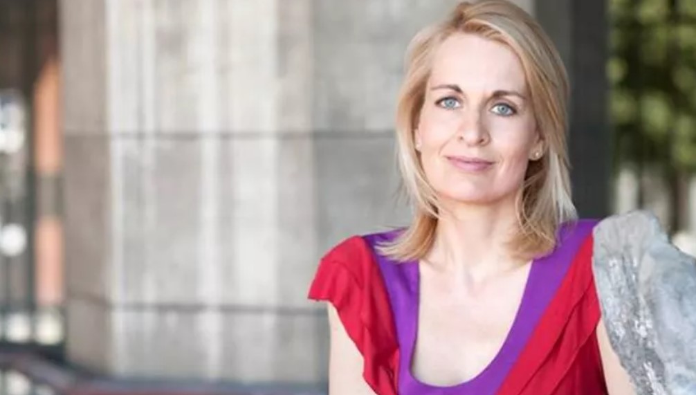 Bir roman kahramanı olarak Charlotte Brontë

Jolien Janzing ‘Charlotte Brontë’nin Gizli Aşkı’nda 19. yüzyılın erkek egemen edebiyat dünyasından sıyrılıp gelen Charlotte Brontë’yi tutkulu bir roman kişisine dönüştürüyor. Cemran Öder yazdı.
<a href="/guldunyakitap/">Güldünya Yayınları</a>

bit.ly/3ASLanf