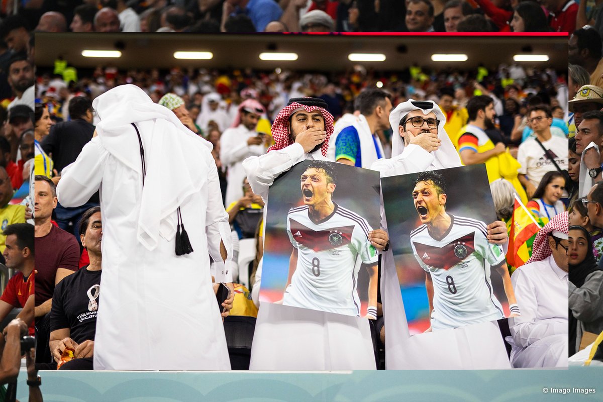 dw_sports's tweet photo. Spectators at Germany's game against Spain mimicked the German national team's protest to highlight the DFB's handling of Mesut Özil's exit from the national team. 

#ESPGER https://t.co/Na6E86F6Zv