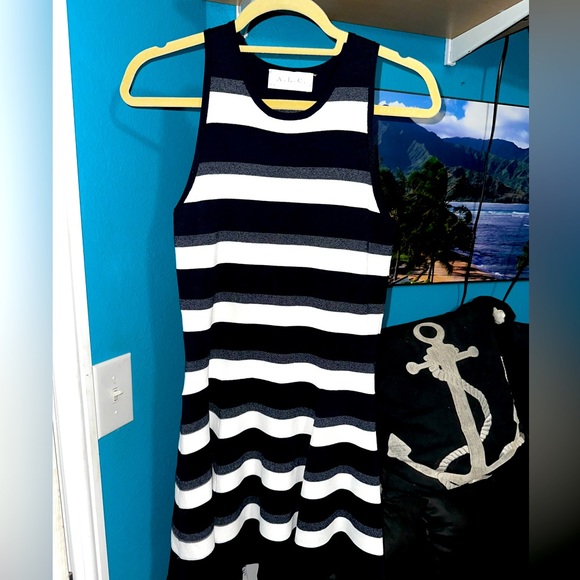 SweetSaltySoaks's tweet photo. So good I had to share! Check out all the items I'm loving on @Poshmarkapp from @gracefilledmrs #poshmark #fashion #style #shopmycloset #idrequired #alc: https://t.co/3OaZxmL7ia https://t.co/7PmR1Y11CB