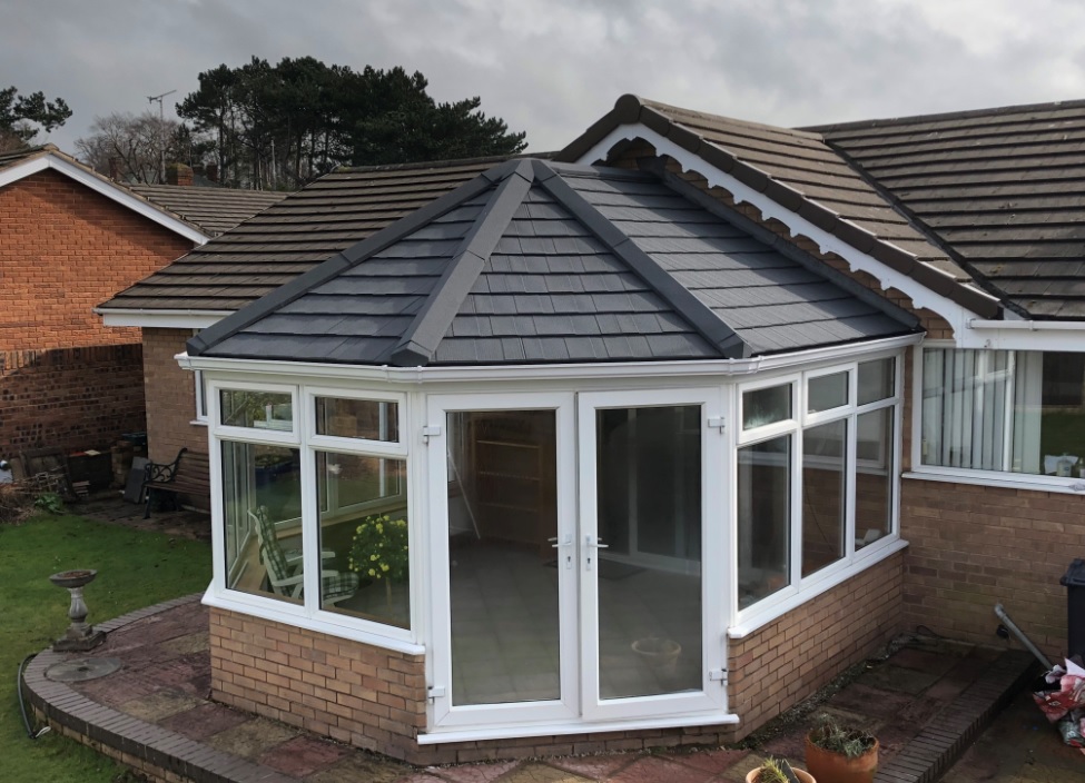 CRSWirral's tweet photo. We love a fresh Guardian Roof😍They make such a difference to your home, and ensure your conservatory can be used all year round thanks to the high performance insulated roof system.

Stay warm this winter! Contact us today for a quote! 0151 604 0040
https://t.co/No42pmpO3k https://t.co/HYTG114eQP
