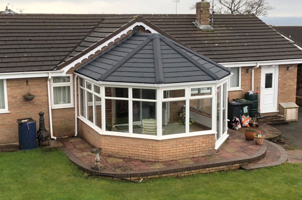 CRSWirral's tweet photo. We love a fresh Guardian Roof😍They make such a difference to your home, and ensure your conservatory can be used all year round thanks to the high performance insulated roof system.

Stay warm this winter! Contact us today for a quote! 0151 604 0040
https://t.co/No42pmpO3k https://t.co/HYTG114eQP