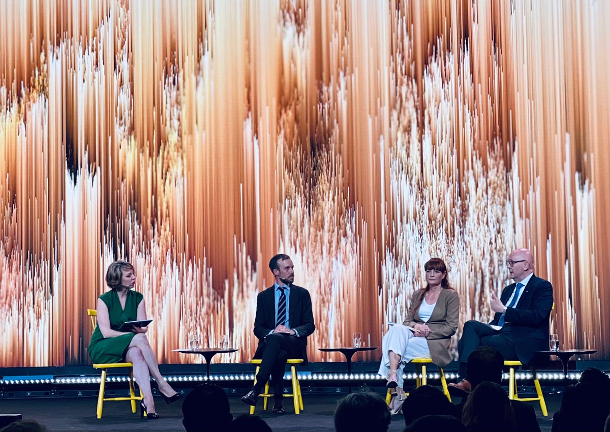 BusinessSweden's tweet photo. Why collaborate with Swedish companies?
Across seven key industry areas, there are investment and growth opportunities that will give countries and companies a competitive edge in the green and digital transition.https://t.co/VV9g4prmWp
#JoinSweden #Pioneerthepossible https://t.co/d9v68f5hKl