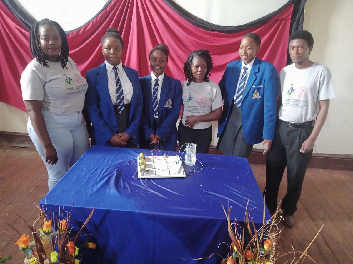 YoungLeadersAc1's tweet photo. Errymaple  high school students with there project.A electronic buzzer that dictated water levels in a school water storage https://t.co/plftlAEEK8 was on the 25th of Nov 2022 Stem exhibition under the theme stemitise the girl child @DeltaCorpZim  @econetzimbabwe @ppczimbabwe https://t.co/V9I4IdZ8mV