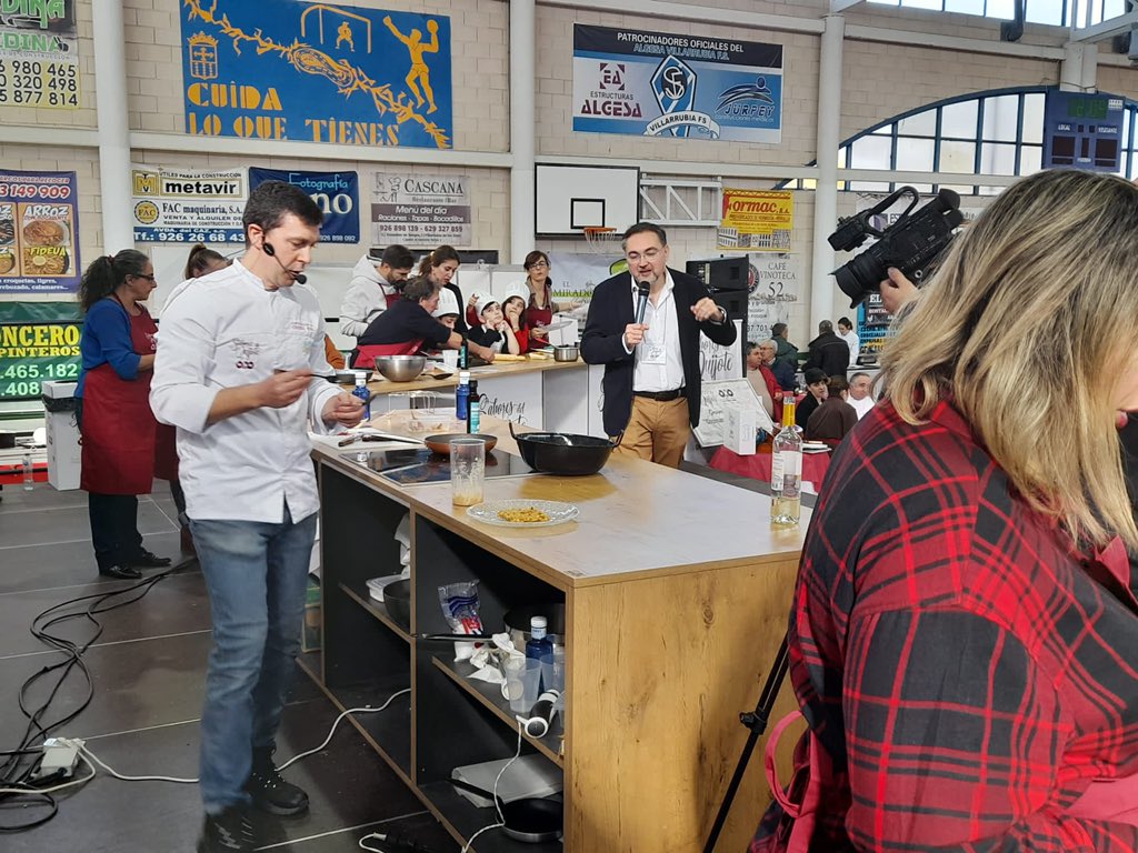 Sabores_quijote's tweet photo. 😋 🏘️ Sabores del Quijote se vivió con intensidad  en Villarrubia de los Ojos, donde ayer domingo, se pudo disfrutar de gran variedad de actividades donde degustar los sabores de nuestra tierra y participar en las actividades propuestas desde la Diputación de Ciudad Real. https://t.co/K133rglr7b