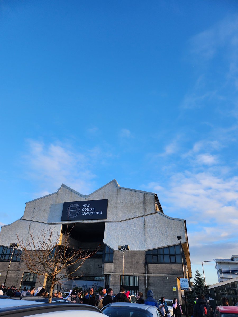 nclanlibrary's tweet image. Due to a gas leak in the area, the decision has made to close Cumbernauld campus for the rest of the day. Other campus libraries remain open as normal should students require space to study. #nclanlibrary #libraryinfo