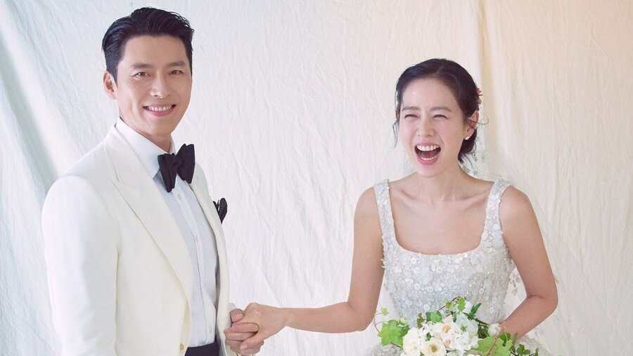 serineblack's tweet photo. "#HyunBin was thrilled as he watched #SonYejin give birth by her side. He has since been enjoying the joy of the birth by taking care of his wife and their newborn son." ❤️ #binjin 

🔗https://t.co/ypAUN1gVlD https://t.co/3qLTqMZZxp