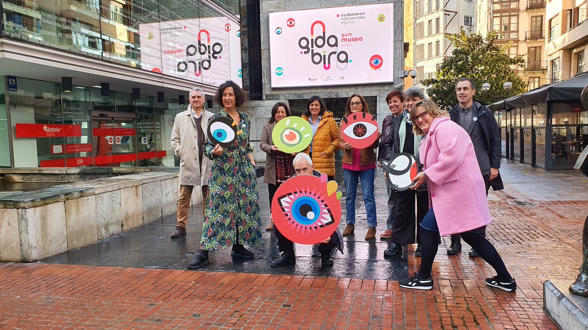 BizkaiaKultura's tweet photo. #GidaBira, gure museoak bertsotan!   🎶  

Ekimenak gure museoak🏛️ eta bertsogintza🎤 batuko ditu, bisitariei esperientzia kultural berezi eta erakargarri bat luzatzeko euskaraz ✨

📅 Abenduak 3 eta 4
Izena eman bisita gidatuentan👇
 https://t.co/cwKFeeZMHx https://t.co/vrN39BJD8D