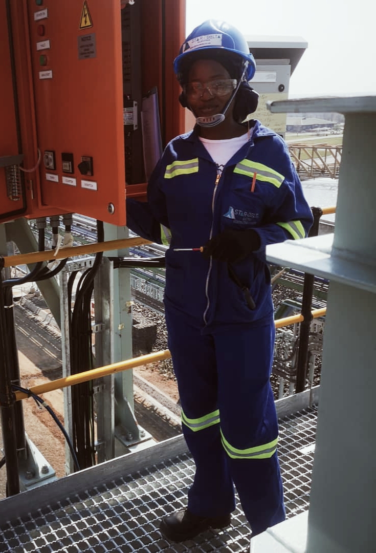 ElectrixStar's tweet photo. Contracting is just one of our specialties!π·ββοΈ
#contractor #contractinglife #contracting #gettingthejobdone #stardeltaelectrix #electrician #electrical #team https://t.co/1Oh1Yi5gb2