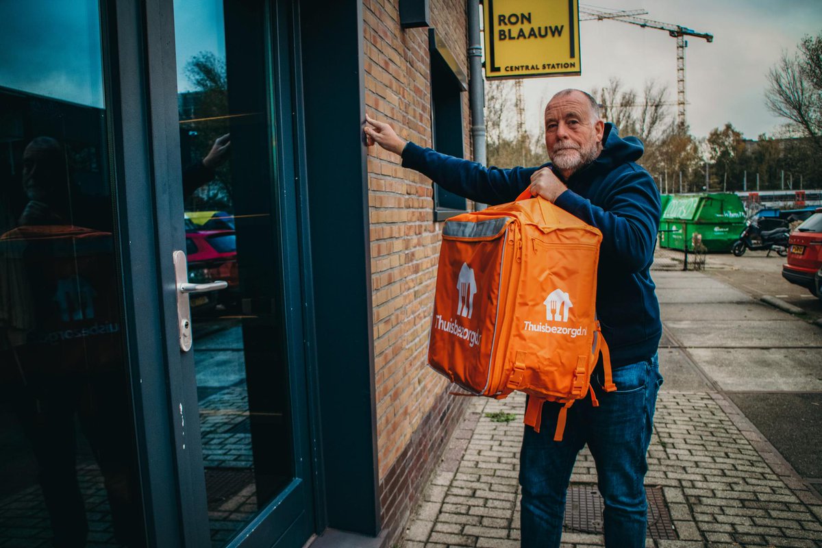 Sterrenchef Ron Blaauw vanaf nu op @thuisbezorgd ⭐️ Restaurants Ron Gastrobar in Amsterdam, Rotterdam en Delft bezorgen via Thuisbezorgd.nl maaltijden én maaltijdboxen aan huis. Lees meer: bit.ly/3APBg5M