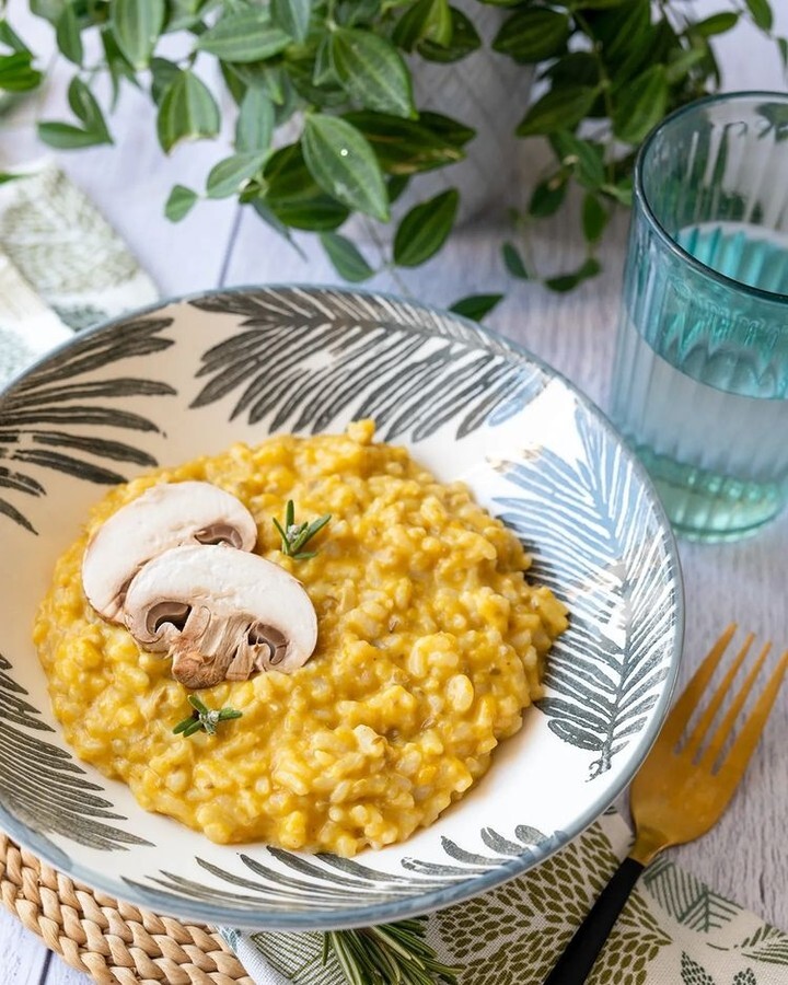 Risotto butternut champignons 🥰 vous aimez ?
Une recette qu'on adore ! Et qui est ultra pratique et rapide à faire !

Les ingrédients
1 oignon
20g de beurre
80g de champignons de Paris
300g de courge butternut
250g de riz spécial risotto
100g vin bla… instagr.am/p/ClgHOqWI_8Z/