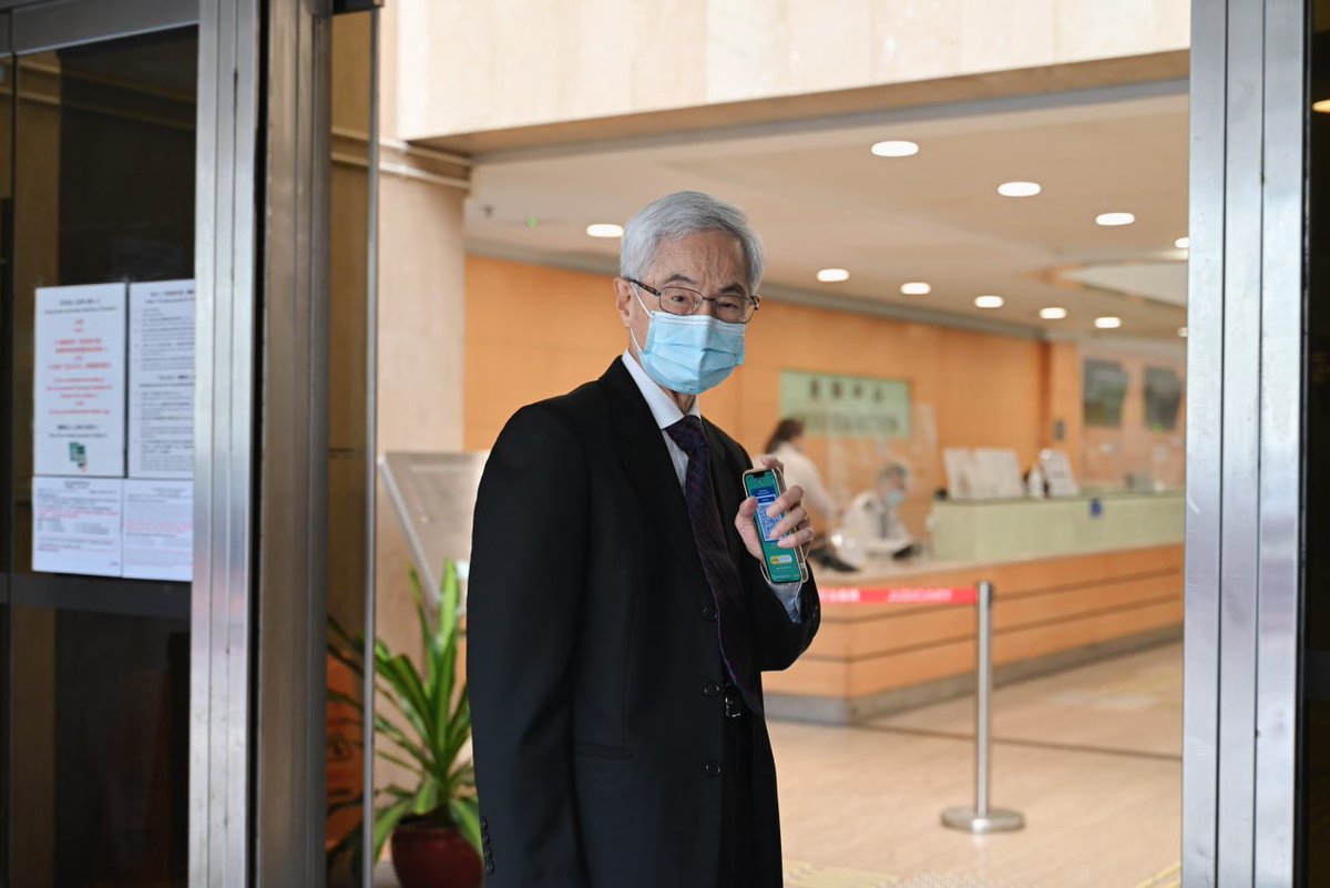 hkdc_us's tweet photo. Grand old man of #HongKong’s pro-democracy movement, 84-year-old #MartinLee was back in court today along w/ 6 other pro-dem leaders (#MargaretNg #CydHo #LongHair #JimmyLai #LeeCheukYan #AlbertHo) to appeal their conviction &amp; sentences for the Aug 18, 2019 protest of 1.7 million. https://t.co/1Ty5WMgGhe