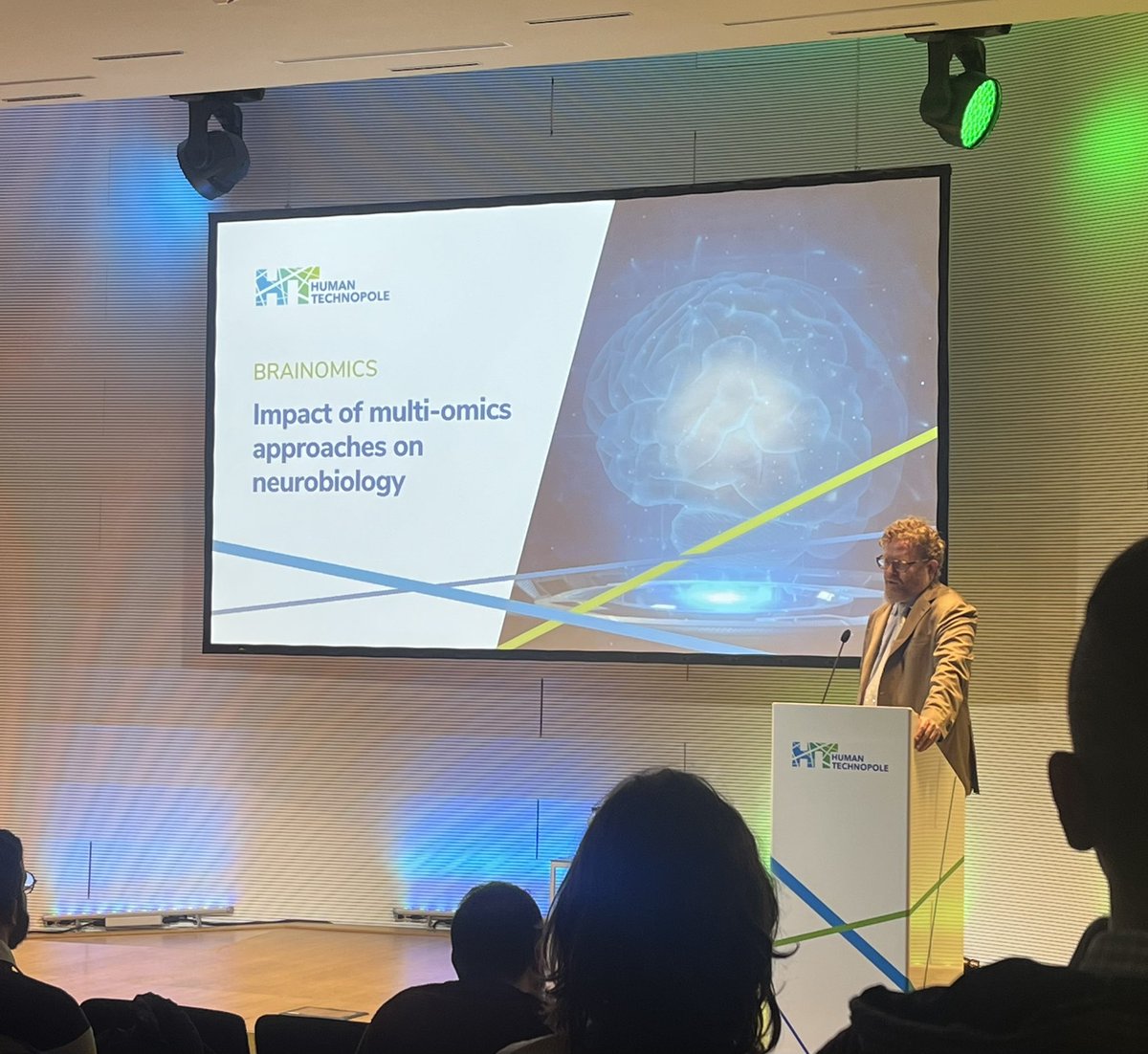 claire_lansonn's tweet photo. Excited to be at the @humantechnopole for #BrainOmics to learn more about #multiomics in #neuroscience π§¬π©π»βπ»
Here, @gtesta72 giving the first talk https://t.co/EszItp9a02