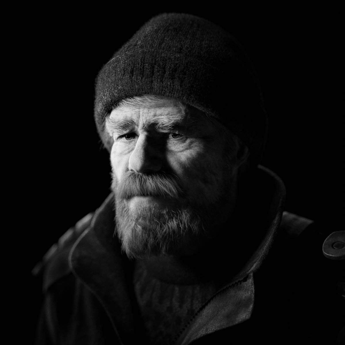 I've always wanted to light/render one of our characters in the photography style of <a href="/sastuvel/">Sybren A. Stüvel 🔶 🐈‍⬛ (sybren@fosstodon.org)</a>

This is Einar, the main character in our next movie 'Charge'. Model by <a href="/JulienKaspar/">Julien Kaspar (julienkaspart@socel.net)</a>, shading by <a href="/simonthommes/">Simon Thommes</a>, rig by <a href="/DDzadik/">Demeter Dzadik</a>, pose by <a href="/hjalti/">Hjalti Hjálmarsson🔸</a>

The film will be out in december! #b3d