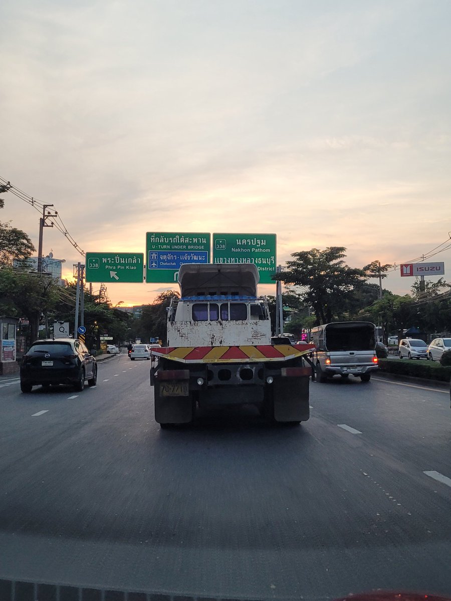 asayalak's tweet photo. 17.43น. ถ.สิรินธร ขาออก มุ่งหน้า ถ.บรมราชชนนี มี รถ 10 ล้อ วิ่งได้แล้ว? @fm91trafficpro @js100radio https://t.co/7WvdvlcA9H