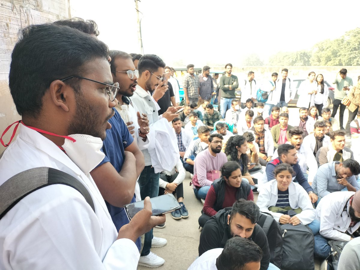 DudeMahtab's tweet photo. To clear Pg level exams FMGE and yet to do 2 years of internship without being paid,NMC and Indian government are totally gone insane ! All foreign graduates come along and do protest against them.@NMC_IND @narendramodi @mansukhmandviya @DrSJaishankar @ravishndtv @AncaVerma https://t.co/Ylyw2W5DLc