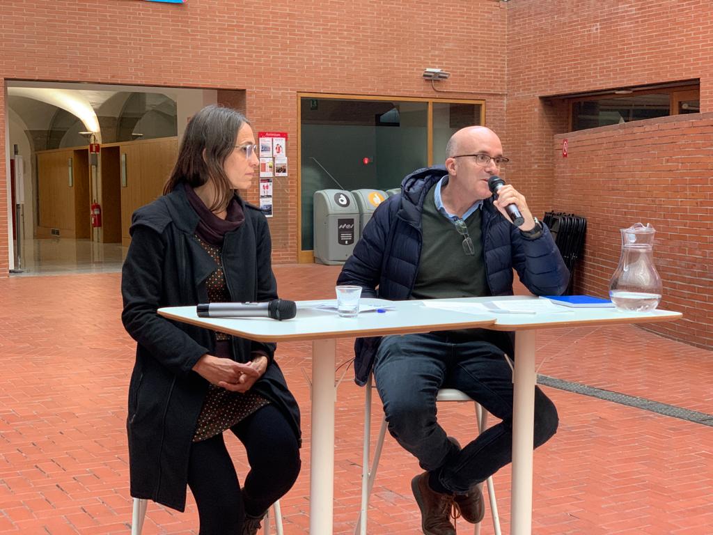 ALTERHABITAT2's tweet photo. Presentando el Mapa Estatal de Cooperativas de Vivienda en Cesión de Uso @alterhabitat2   @RelliMariana @jjmichelini @UCMGeo @Reas_Red en https://t.co/DcrSMkU5Vo. Cuatro jornadas intensas de intercambio de saberes, movilización y visibilización  #ViaCoop  @UCM_fghis @AGE_Oficial https://t.co/lndUzEkuWz