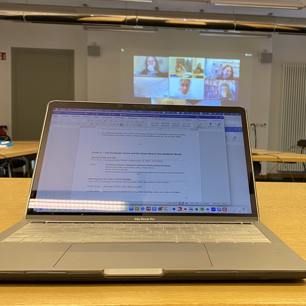 bolognalab_HU's tweet photo. Prequel to today’s national conference @HumboldtUni on “The #EuropeanUnion & the #GreenDeal in the Academic World”: Chairs & coordinators from the interdisciplinary #KnowledgeHubs & the #ThinkAndDo-Tank meet to exchange plans & experiences on teaching within the @CircleU_eu https://t.co/7Ukw2ulUB3