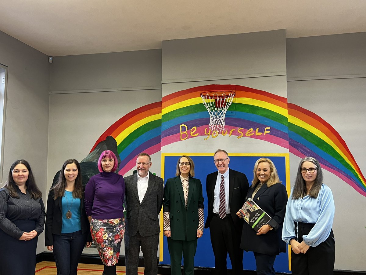 SeeryKearney's tweet photo. Honoured to be in the Bru in Crumlin at the @ICAANnetwork event with @WHO Min @FrankFeighan examining communities as key ingredients turning down alcohol consumption, watched the exceptional video Turning Down the Volume by Canals Community and D12 Drugs &amp; Alcohol Task Forces https://t.co/8qvjM074qZ