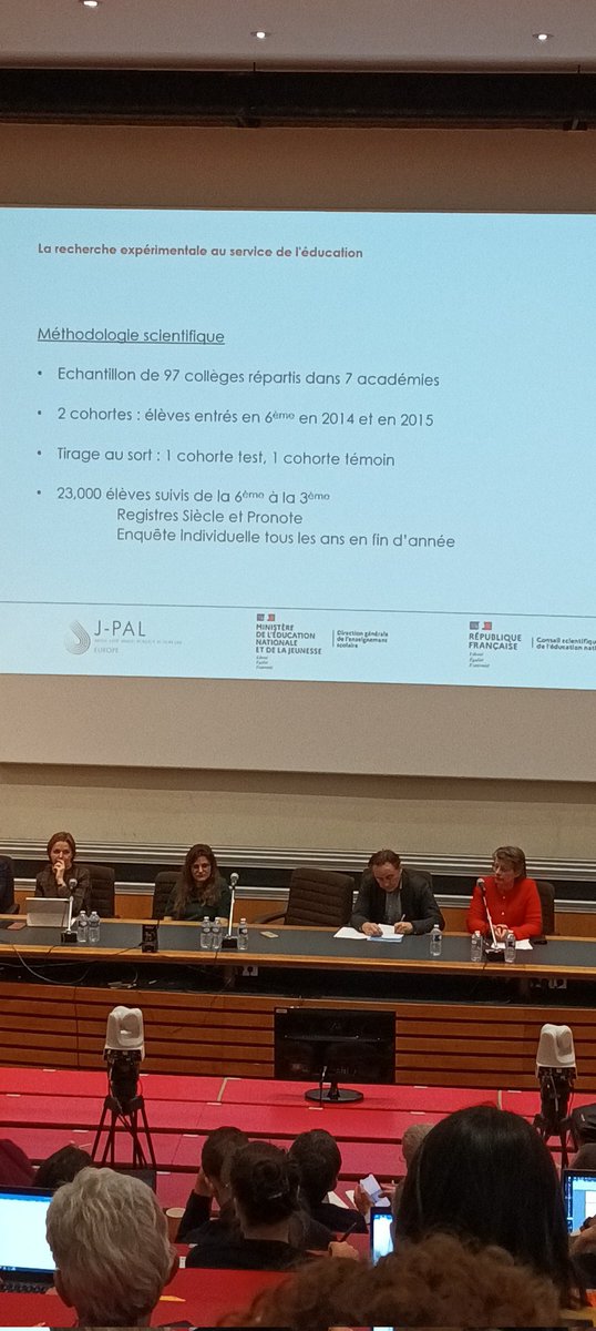 cardiedijon's tweet photo. Ălise Huillery enseignante chercheuse @Paris_Dauphine prĂ©sente le projet experimental #EnergieJeunes (12 sĂ©ances de la 6e Ă 3e). HypothĂšse : si les jeunes dĂ©crochent c'est parce qu'ils ne croient pas en leur chance. @JPAL_Europe @IDEE_Education #ProgrammeIDEE https://t.co/JLipsGAVVD