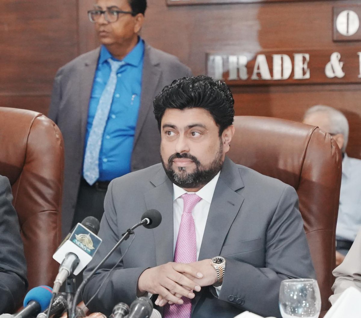 KamranTessoriPk's tweet photo. کاٹی ایک منظم و متحرک صنعتی ایسوسی ایشن ہے جس کی مضبوطی سے ملک کی بیروزگاری، غربت پر قابو پایا جاسکتا ہے اور ملک کو خوشحالی و ترقی کی جانب لے کر جایا جاسکتا یے.

اس شہر، صوبے اور ملک کی بہتری کے لیے تاجروں اور حکومت کو ایک ساتھ کام کرنا ہوگا. https://t.co/X4E6px9sLJ