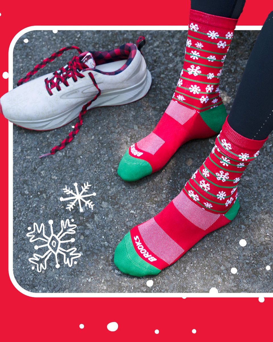 Brooksrunninguk's tweet photo. Our holiday collection is back! 🔔 Go dashing through the snow in the all new Run Merry Collection. Featuring the snowman-inspired Levitate 6, long sleeve shirts, socks and a pom beanie to keep you warm on frosty runs. ❄️ Link below to shop! #RUnMerry
https://t.co/OwIcjSJw53 https://t.co/wPtAZewTcd