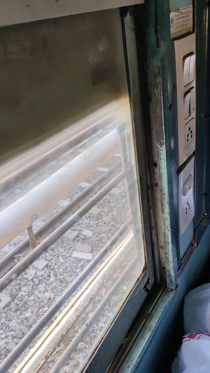 AstRailways's tweet photo. Travelling in Train no. 12456. Condition of window. Unable to open. 
Please fix this asap. @RailMinIndia @RailMadad @drmbikaner @NWRailways @AshwiniVaishnaw https://t.co/2Am9sllubs