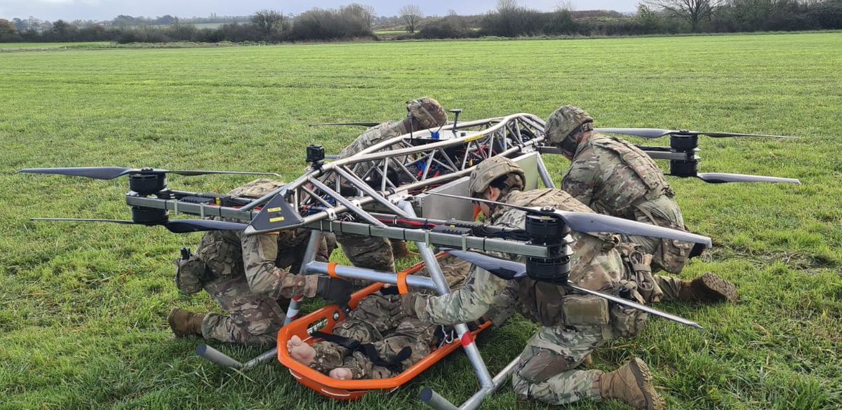 drrichardlyon's tweet photo. Probably the coolest use yet of @med_safeguard SIMBodies! An exciting potential future development for both civilian and military pre-hospital emergency care https://t.co/kywcnAICNE
