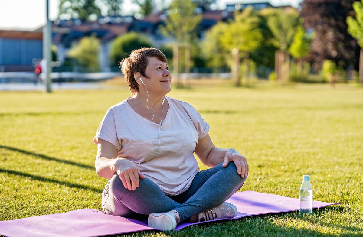 BetterMeno Health (@bettermenoh) on Twitter photo Vaihdevuosissa monet kokevat mahdollisen painonnousun häiritsevänä. Siihen voi liittyä myös terveydellisiä ongelmia. Mutta miksi paino nousee monilla keski-iässä? Syitä on monia. Lue lisää gynekologi <a href="/LeenaVaisalaMD/">Leena Väisälä🌻</a> blogista: bettermeno.com/blogi/painonno… Vaihdevuosissa monet kokevat mahdollisen painonnousun häiritsevänä. Siihen voi liittyä myös terveydellisiä ongelmia. Mutta miksi paino nousee monilla keski-iässä? Syitä on monia. Lue lisää gynekologi <a href="/LeenaVaisalaMD/">Leena Väisälä🌻</a> blogista: bettermeno.com/blogi/painonno…