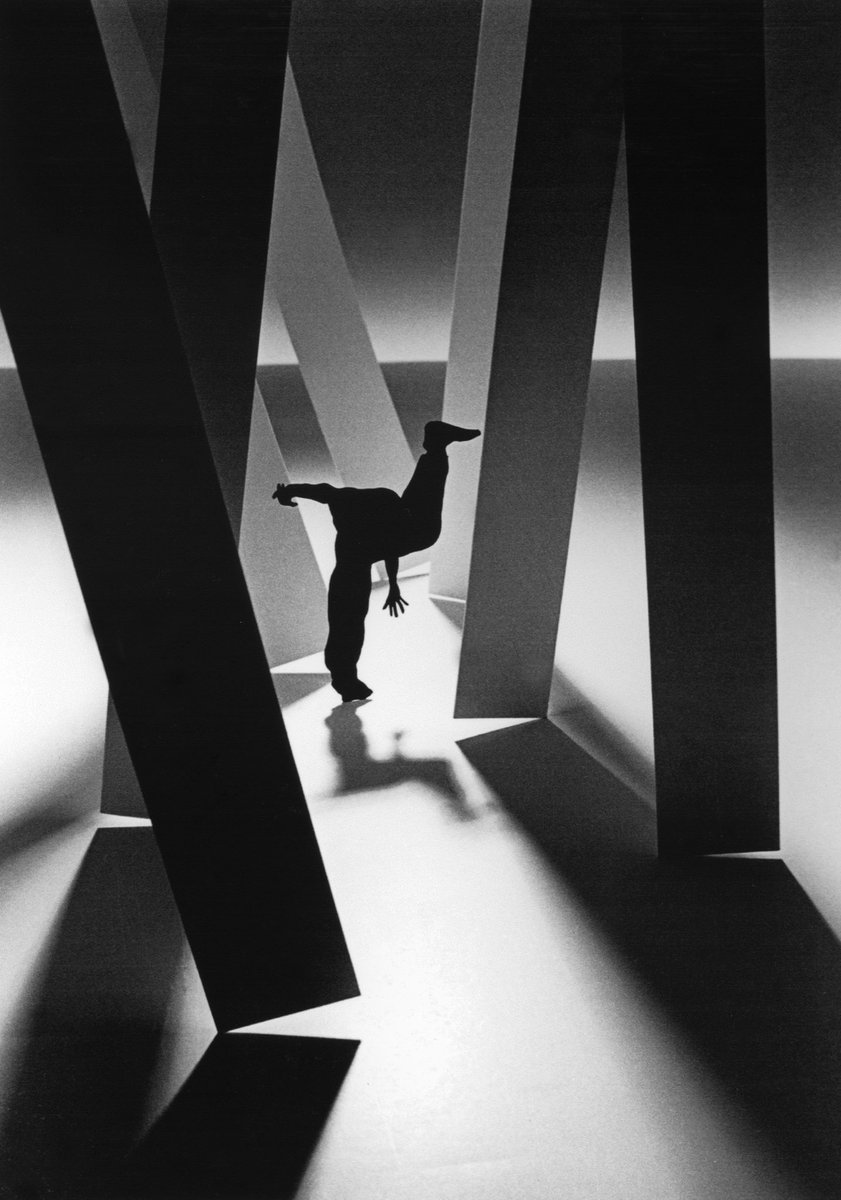 gm ☕️☀️ to everyone pushing themselves and creating their own path. 🛣️

Wishing you all an inspired week ahead 🖤🤍