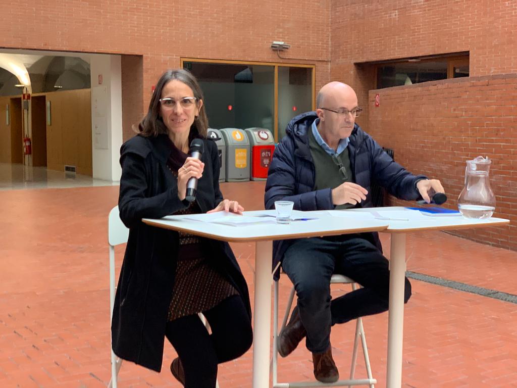 ALTERHABITAT2's tweet photo. Presentando el Mapa Estatal de Cooperativas de Vivienda en Cesión de Uso @alterhabitat2   @RelliMariana @jjmichelini @UCMGeo @Reas_Red en https://t.co/DcrSMkU5Vo. Cuatro jornadas intensas de intercambio de saberes, movilización y visibilización  #ViaCoop  @UCM_fghis @AGE_Oficial https://t.co/lndUzEkuWz