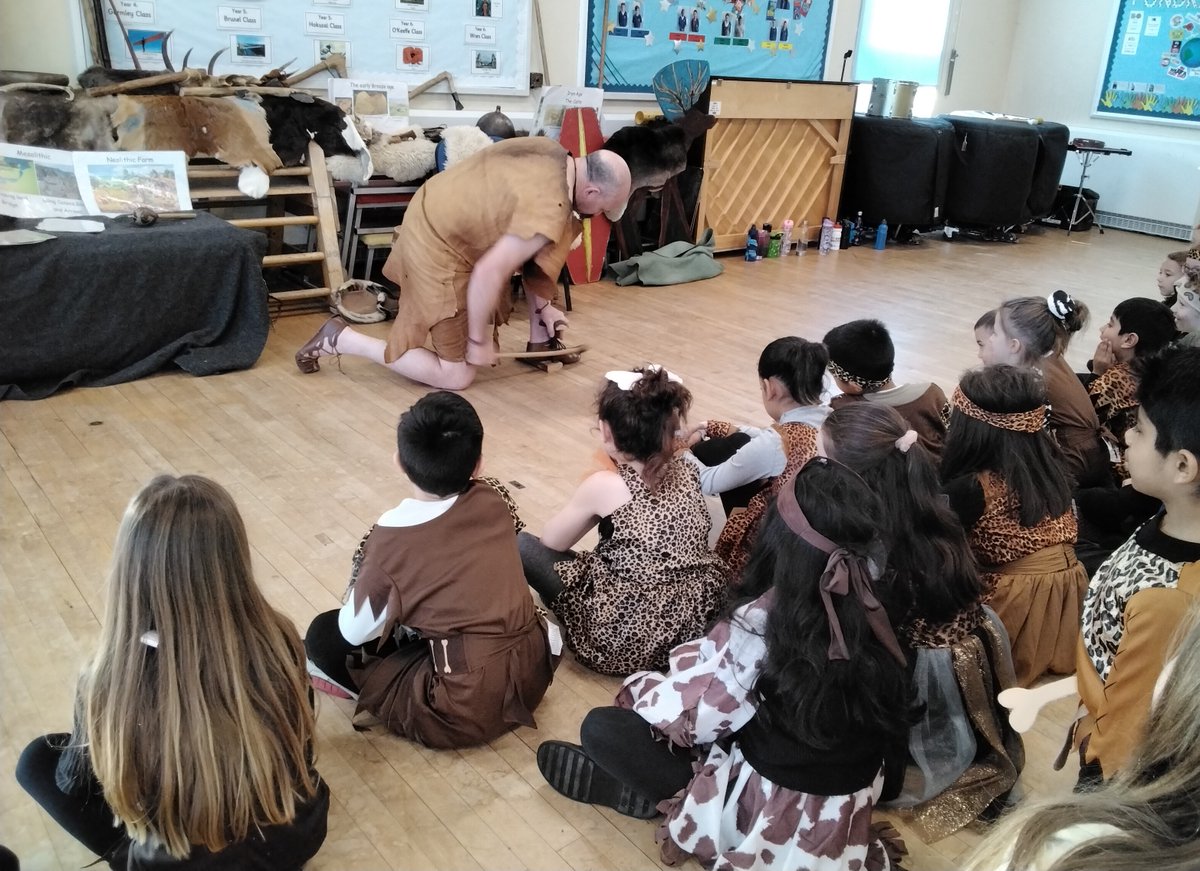 LSEATBelmont's tweet photo. Always an exciting time for our Year 3's when @historyinschool comes to visit for Stone Age day! Lots of fun, lots learnt and amazing costumes. Thank you for such a fabulous morning! #stoneageday #portalstothepastworkshop https://t.co/vSnOzClyej