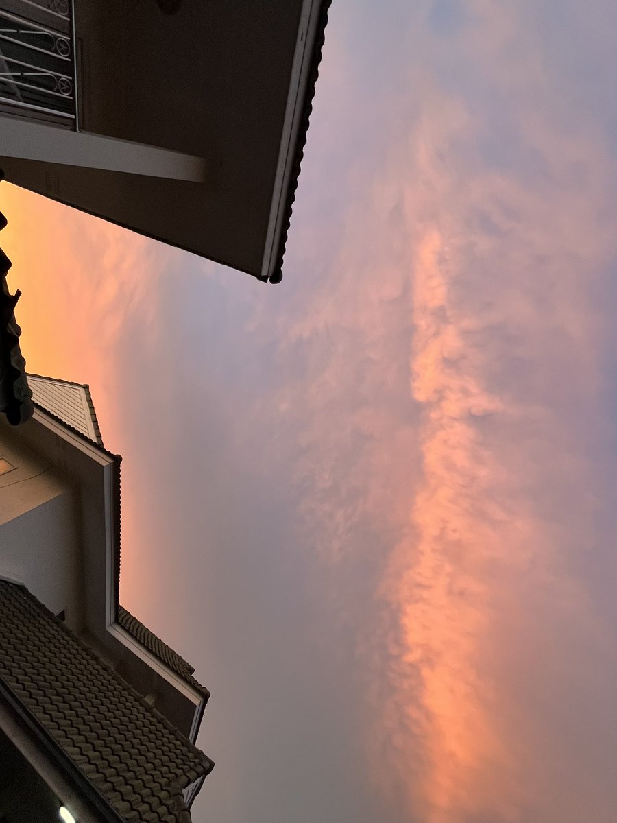 open.spotify.com/track/4libBwHo…