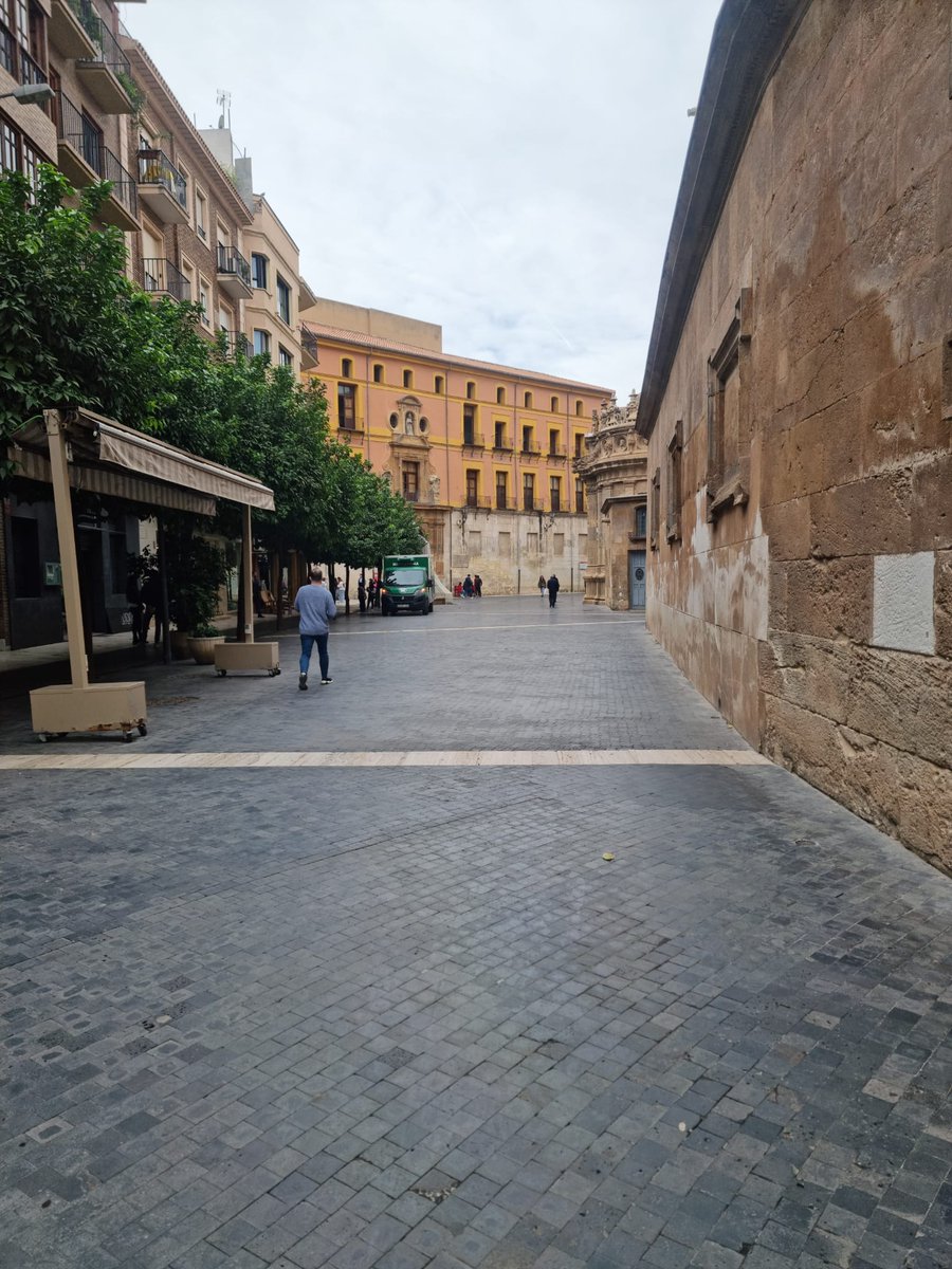 soscascoh's tweet image. Policía, Policía! Por qué nos habéis abandonado?

📍Avenida Río Segura: olvidamos retirar señalética y vallado, esperando a que la acción del viento pueda liberar la zona de lo inservible de esta actuacion.
📍Calle Apóstoles: nuevas zonas de carga y descarga.