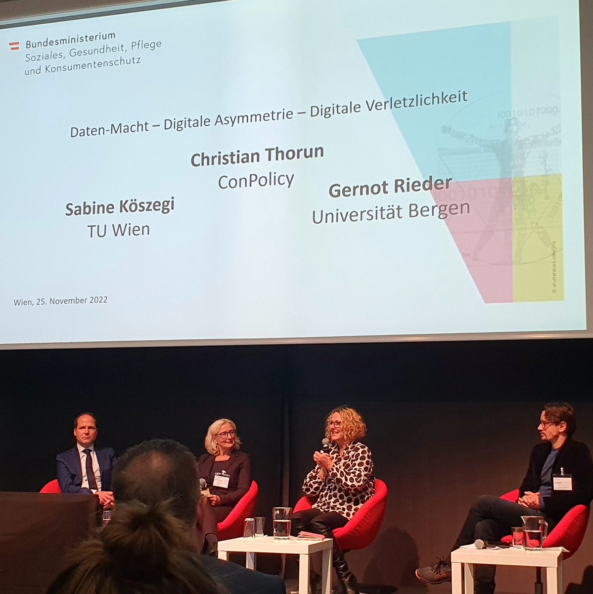 Susanne Hohenauer tweet media