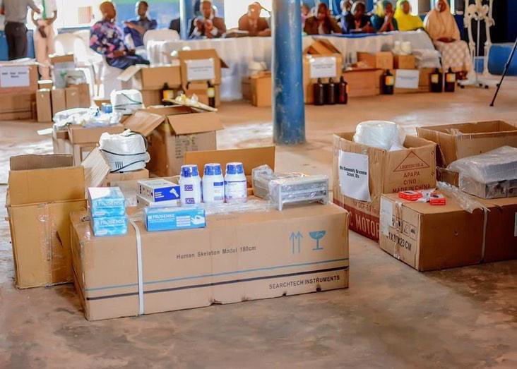 ShinaPeller's tweet photo. This informed our decision to equip these schools with science laboratory equipment. #voiceofthecommonman #LeadGeneration #We2Geda #OneAccord #OnenessAndProgress https://t.co/HqSJ5YwrFF