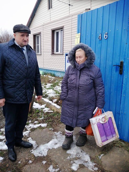 saintjavelin's tweet image. They’ve run out of 5kg fish bricks so now when your Russian son dies after mobilization, you just get a set of 3 decorative towels from the dollar store
By the way, this is real.