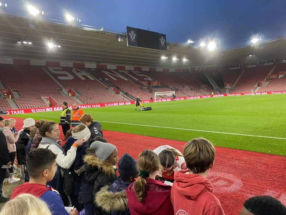 FSM_Boarding's tweet photo. It was a busy day for our boarders and staff yesterday (27/11/22). It started with trampolining and finished off with a live football match at St Mary's stadium!

Everyone had a fabulous time. Thank you to all the staff at Southampton FC.

See more - https://t.co/oM0BeuF3yN https://t.co/OoLUHZXqVt
