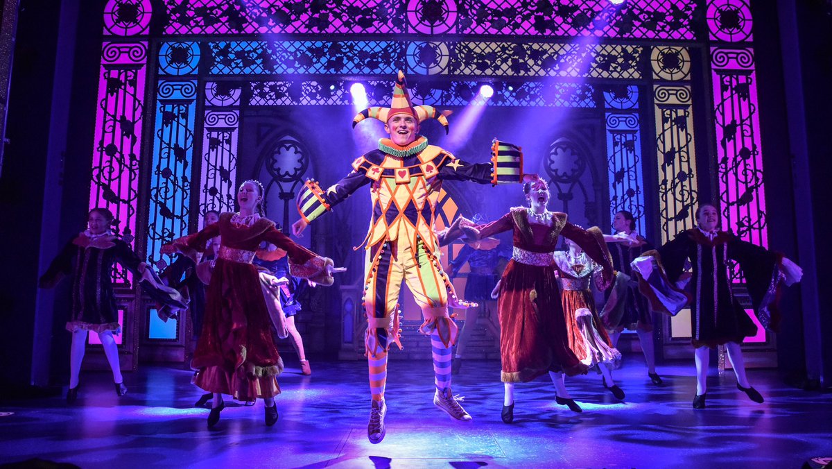 littlewolfltd's tweet photo. Our gorgeous sleeping beauty is wide awake @LboroTownHall until the 2nd of Jan #panto https://t.co/AMZXJPuKMD