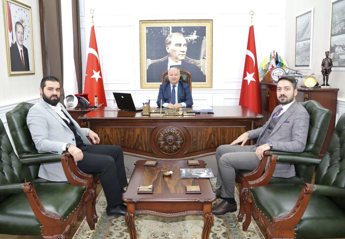 muratdurutr's tweet photo. TÜGVA Ankara İl Temsilcisi Metehan Hacımustafaoğlu’unu ve beraberinde gelen Aybars  Ünal’ı misafir ettik. TÜGVA’nın Ankara’daki çalışmaları hakkında bilgi veren değerli misafirlerimin nazik ziyaretleri için çok teşekkür ediyorum, Allah razı olsun… https://t.co/V61VqEXOeZ