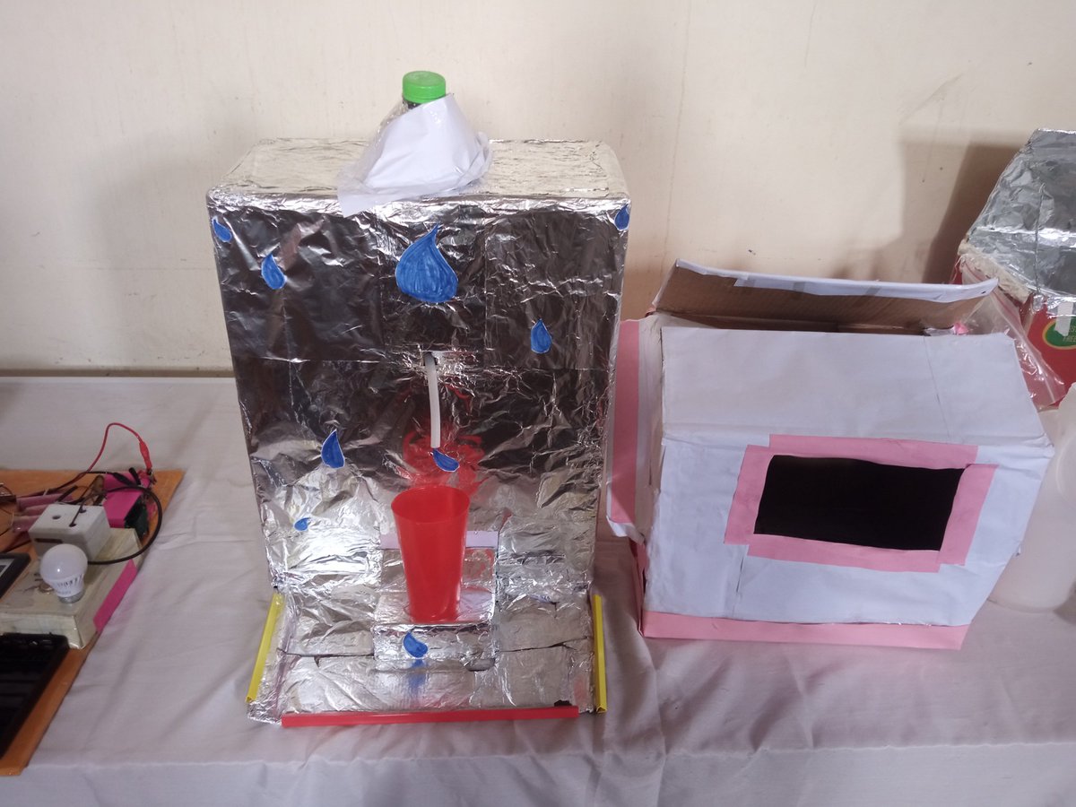YoungLeadersAc1's tweet photo. Stemitise the girl child.Stem exhibition...students projects/ 
 and prizes won at the  
 exhibition.Five schools Townsend high..Matopo high..Errymaple high..Errymaple international..and Academic advantage college. @DeltaCorpZim @econetzimbabwe @CaledoniaMining  @ppczimbabwe https://t.co/dPdrvNX3wD