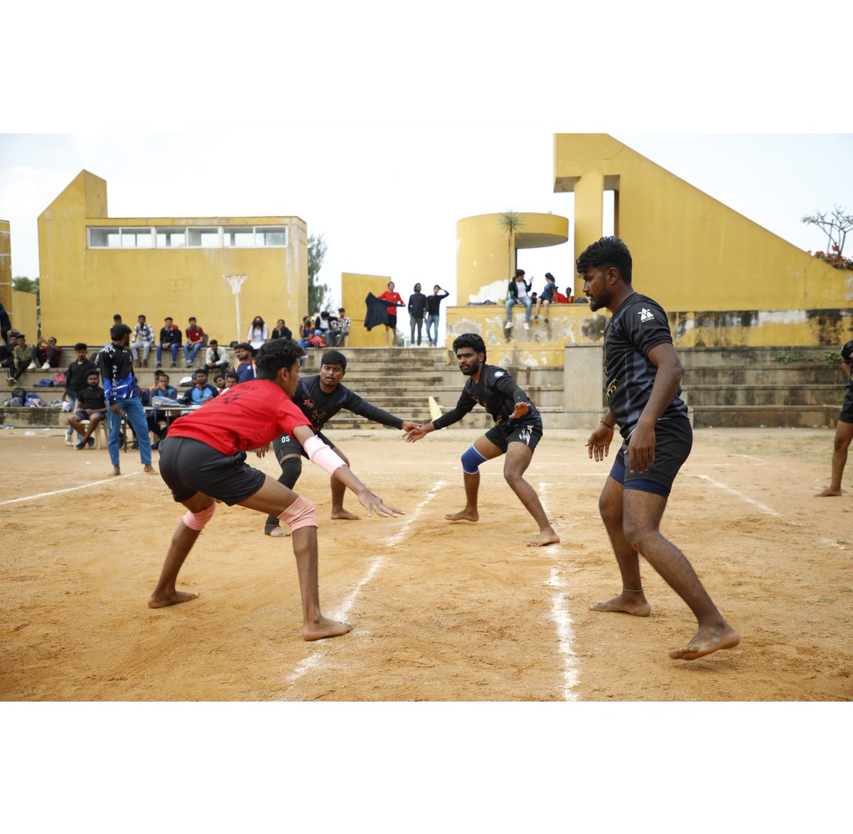 Tales of victories, making great memories and cheering up for friends!
AIGS Sports Meet was a wholesome experience!
#acharyainstitutes #Acharya #aigssportsmeet #sports #greatmemories #basketball #tugofwar #kabaddi #football