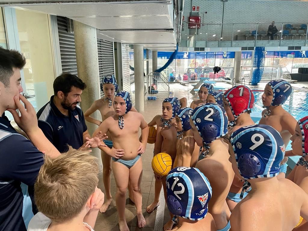 CNBARCELONA's tweet photo. Resultats de 🤽🏼‍♂️d’aquest cap de setmana

ALEVI A
@UEHorta 4 - CNB 15

CADET A
CNB 12 - @CNRUBI 5

JUVENIL
CNB 14 - @cnsf_info 11

BENJAMÍ A
CNB 6 - @CNVallirana 0
CNB 6 - Horta 1

BENJAMÍ B
CNB 1 - @CN_Sabadell B 5
CNB 1 - @CEMediterrani FEM 5

INFANTIL A
@CNManresa_ 4 - CNB 19 https://t.co/sVikiq9yax