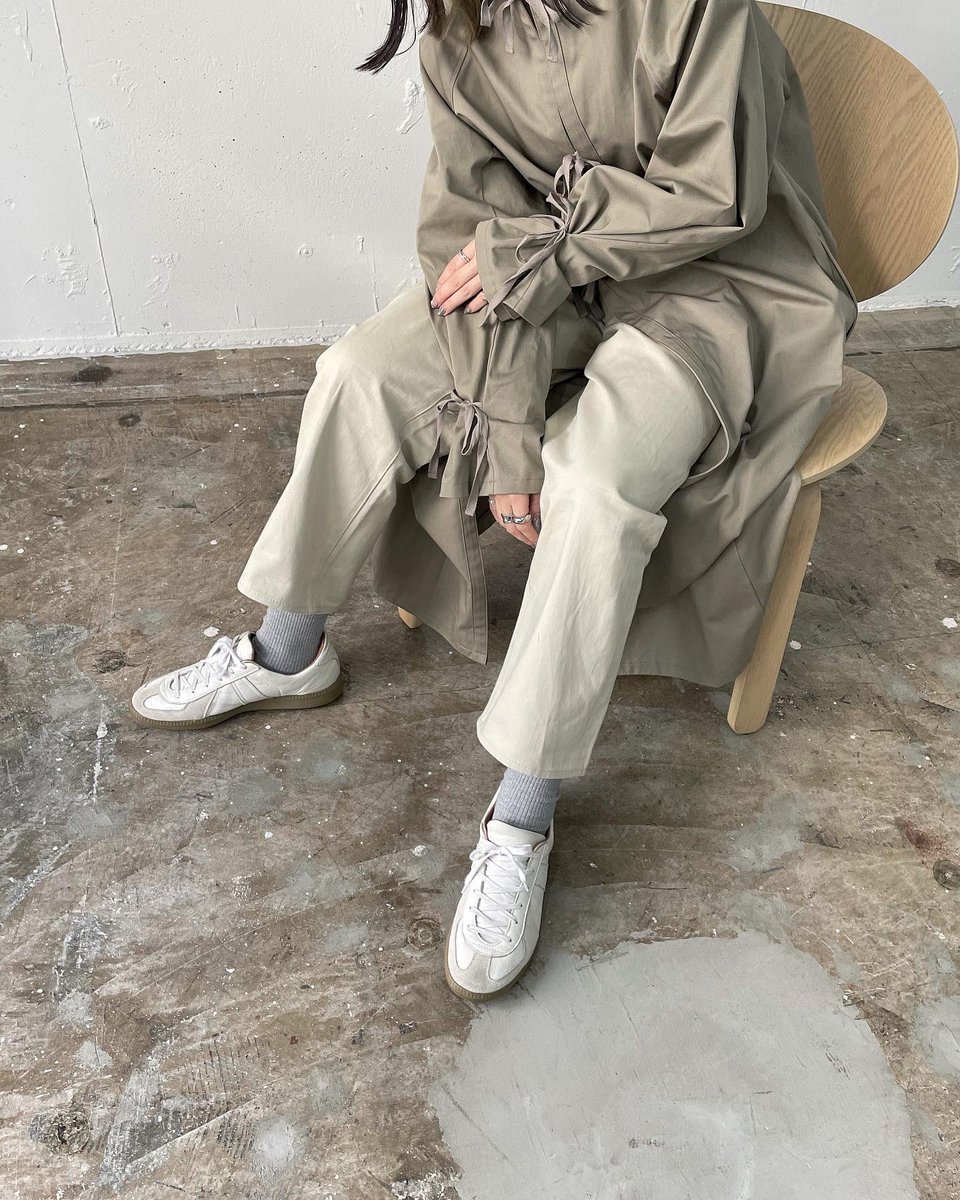 herit__official's tweet photo. NOW ON SALE.

ブルガリア軍の医療現場で使用されていたとされるサージカルガウン。
前後2WAYで着用できるライトコート。

自由自在にアレンジ可能で���ので、様々な着こなしがお楽しみいただけます。

https://t.co/DoRxW2MjYa https://t.co/zLDKBX0DLG