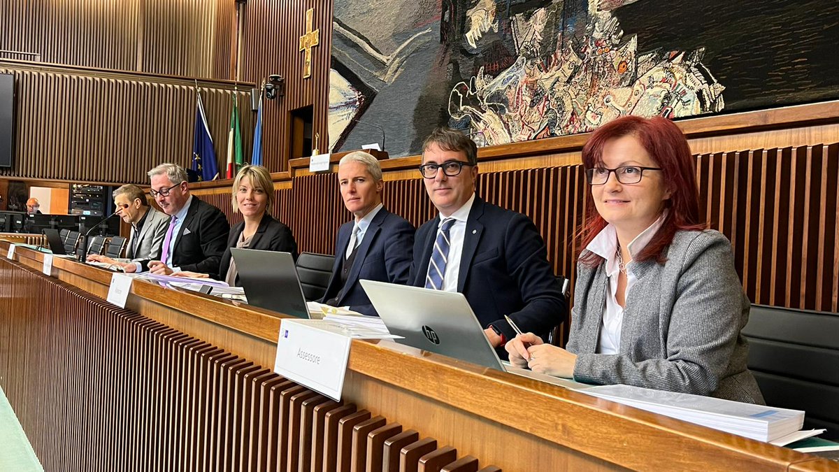 barbara_zilli's tweet photo. Buon lunedì! Noi abbiamo iniziato la settimana in consiglio regionale con la I commissione per un altro passo verso l’approvazione dell’ultima Finanziaria della #giuntaFedriga: (1/2) https://t.co/DuGUzFR77k