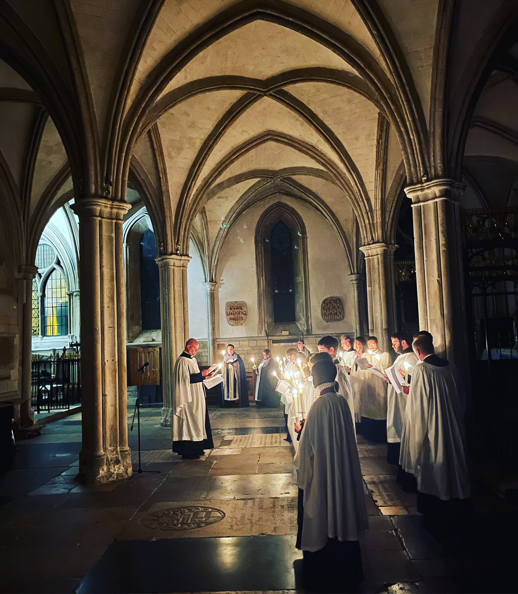 DJCLON's tweet photo. The waiting begins #adventprocession @Southwarkcathed @BishopSouthwark @S_warkFriends a beautiful start to the season that brightened a gloomy day outside https://t.co/GkXXBBN8qB