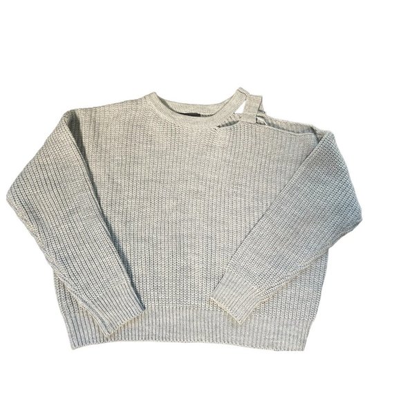 So good I had to share! Check out all the items I'm loving on <a href="/Poshmarkapp/">Poshmark</a> from <a href="/sherri_host/">Sherri Host</a> <a href="/ZoraidaLuciano/">Zoraida Luciano</a> #poshmark #fashion #style #shopmycloset #torrid #olia: posh.mk/Xj5FXq5Bxtb