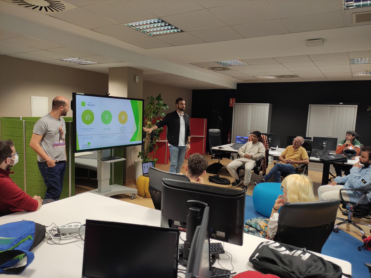 Med_Interactiva's tweet photo. ¡Este mes hemos recibido las visitas de los centros @iesmajuelo e @iespdv!
Nuestro equipo ha podido contarles en primera persona cómo es trabajar en MI y en el sector técnológico
Gracias por vuestro entusiasmo y ganas de aprender 💚
#SomosMI #WorkatMI #ITJobs #RSC #GlobalGoals https://t.co/vBjWAm8Ilu