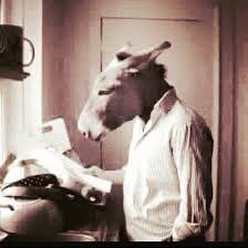 R36infinity's tweet photo. @Ihavenoclue_00 @AL_0mani @oxwox2 @a_saidi1973 تحريات أرعن 😂😂😂😂 https://t.co/cKsGxFKyhJ
